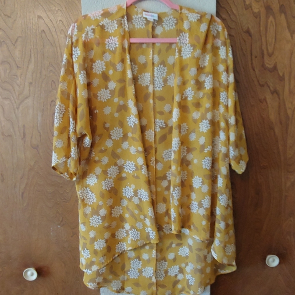 Lularoe Lindsay kimono